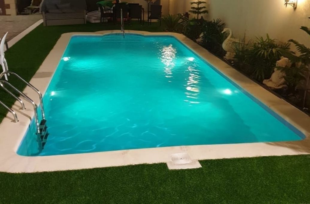 تنظيف وصيانة مسابح جدة دوري